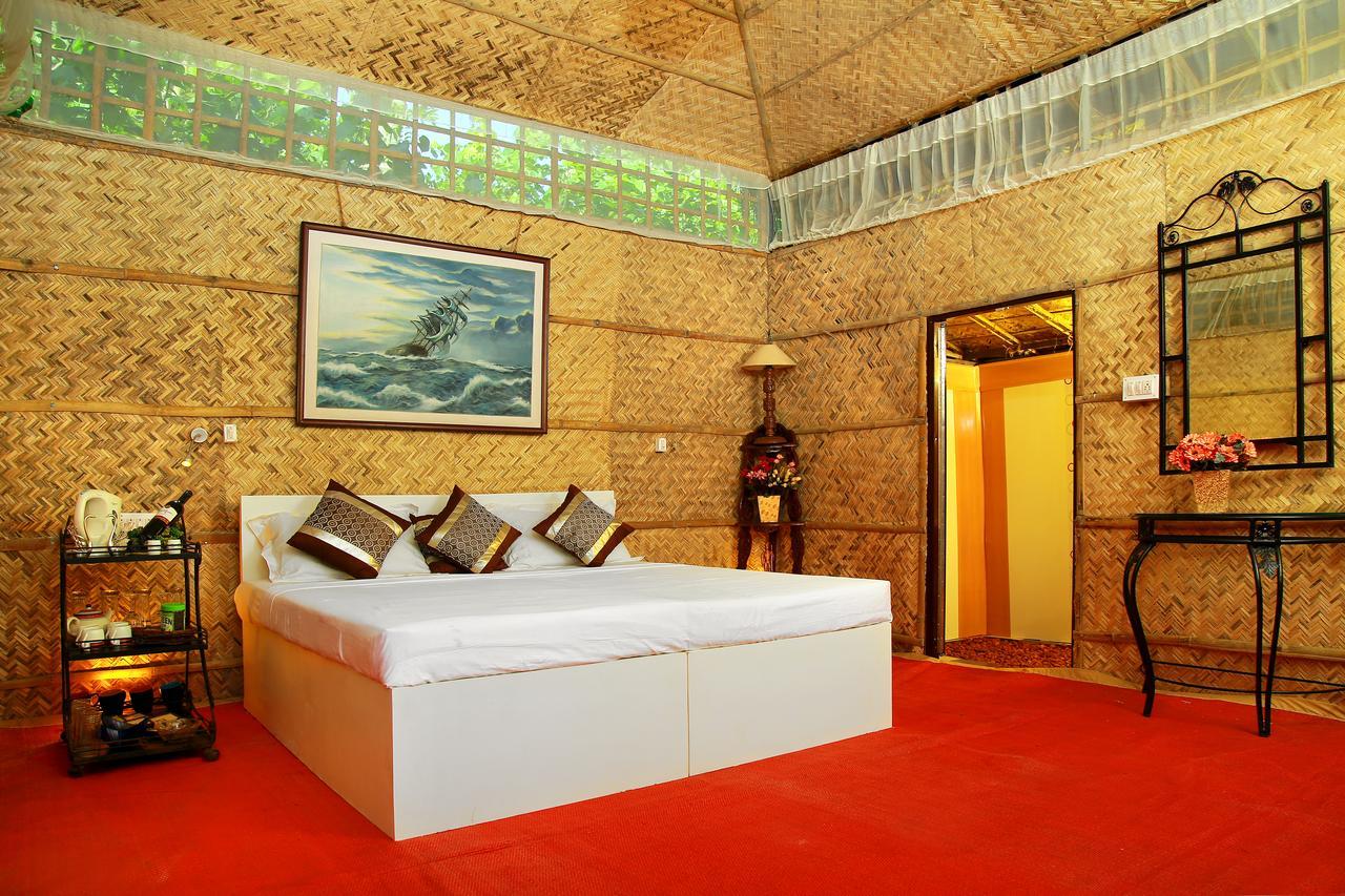 Colonels Beach Villa Alappuzha Exterior photo